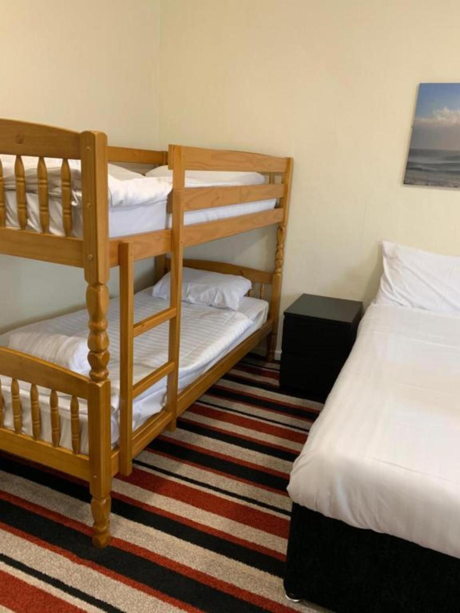 Oyo Wave Crest Hotel Μπλάκπουλ Εξωτερικό φωτογραφία