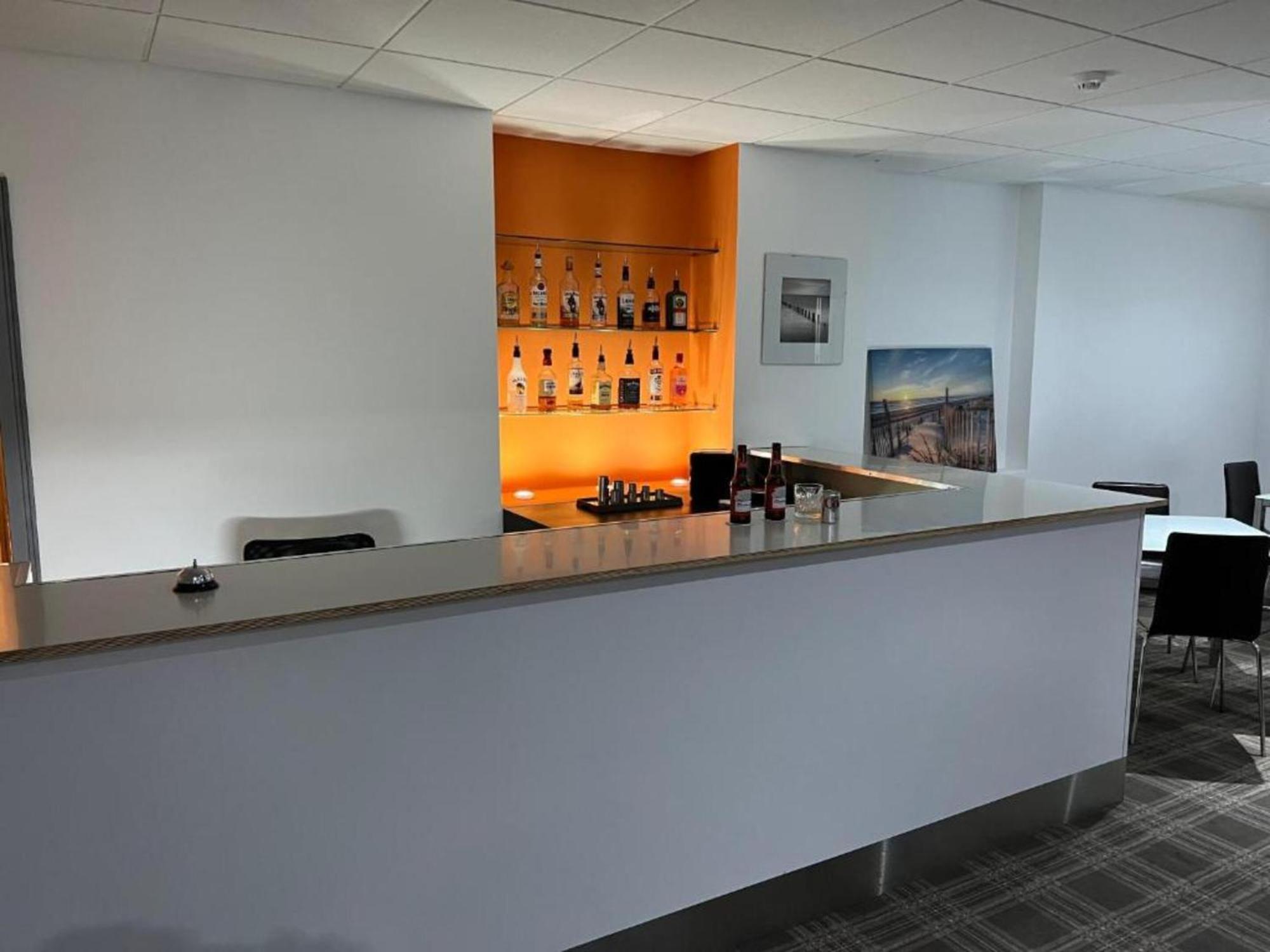 Oyo Wave Crest Hotel Μπλάκπουλ Εξωτερικό φωτογραφία