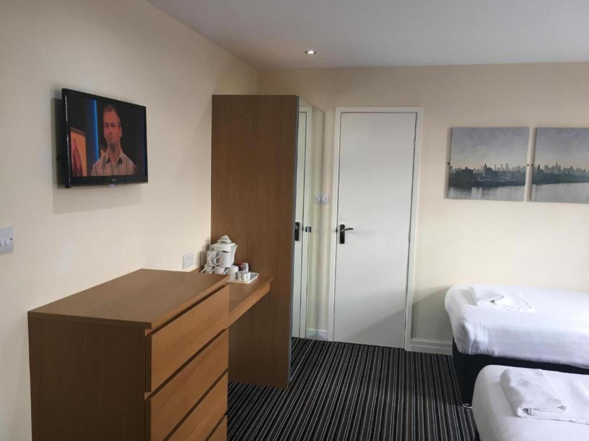 Oyo Wave Crest Hotel Μπλάκπουλ Εξωτερικό φωτογραφία