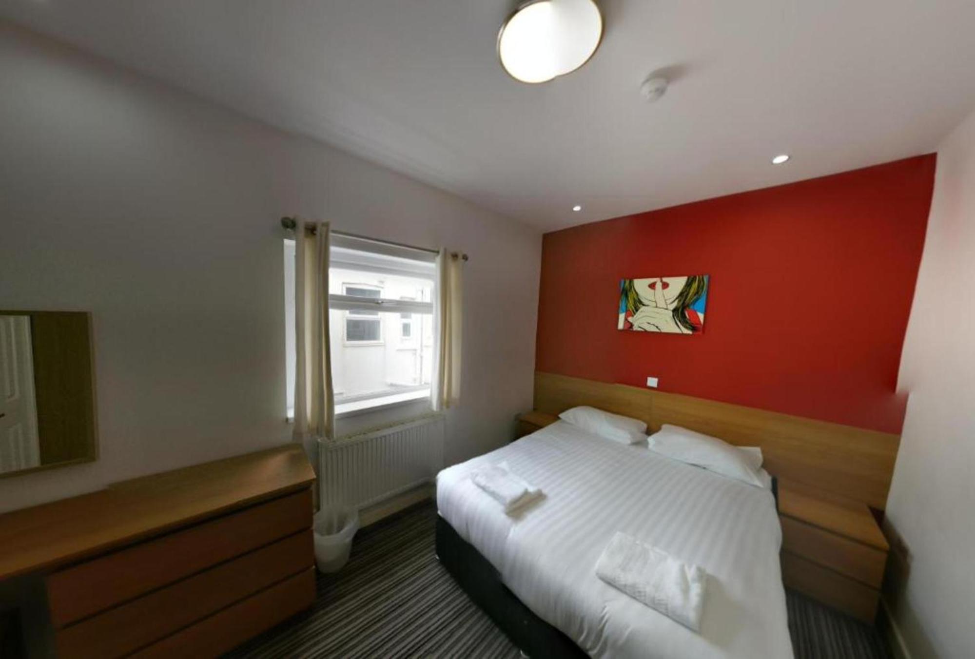 Oyo Wave Crest Hotel Μπλάκπουλ Εξωτερικό φωτογραφία
